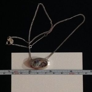 J5) Avon necklace beautiful 13-15" EUC